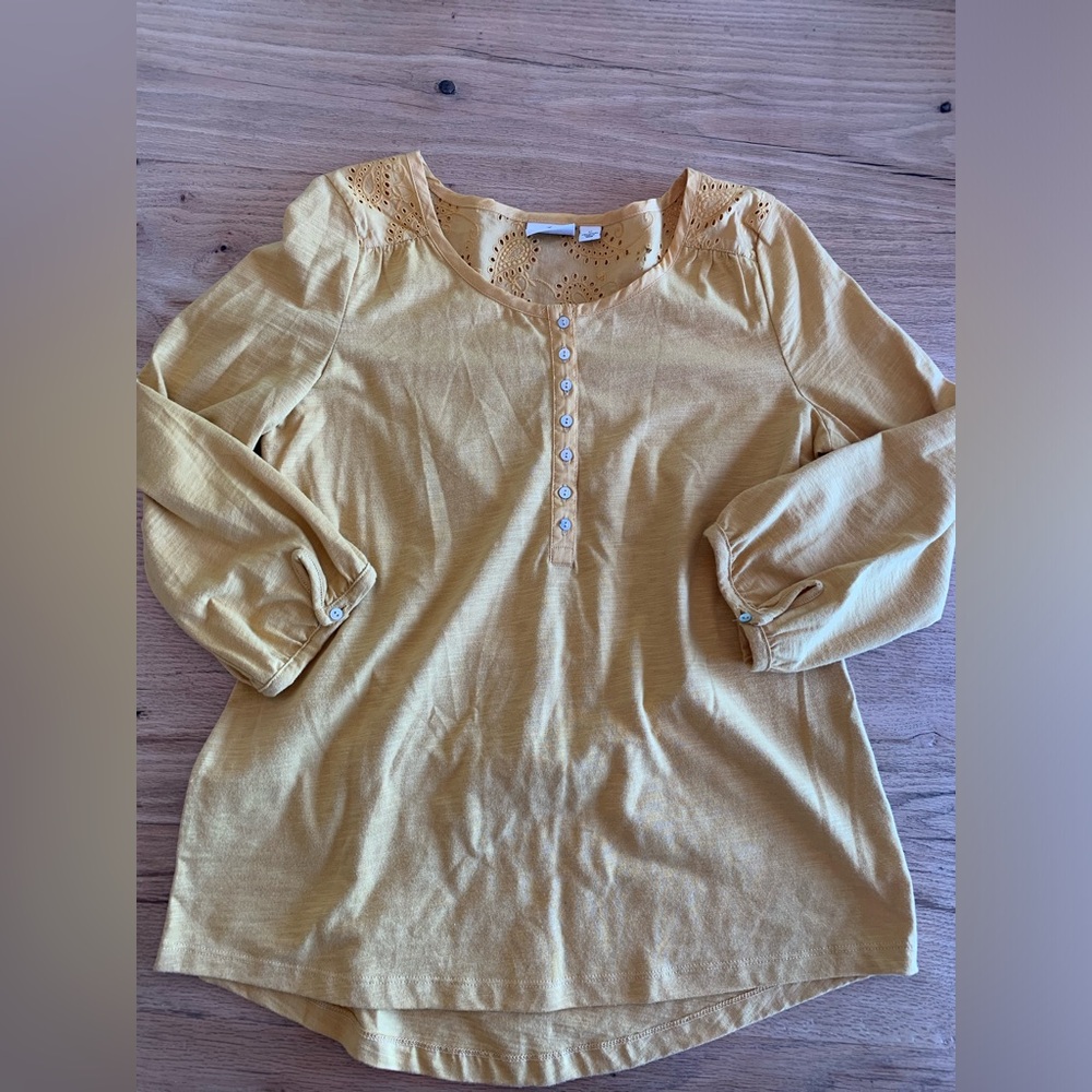 St. John’s Bay Tunic Yellow 1/2 Button Down Round Neck Wimen’s M Preloved‎